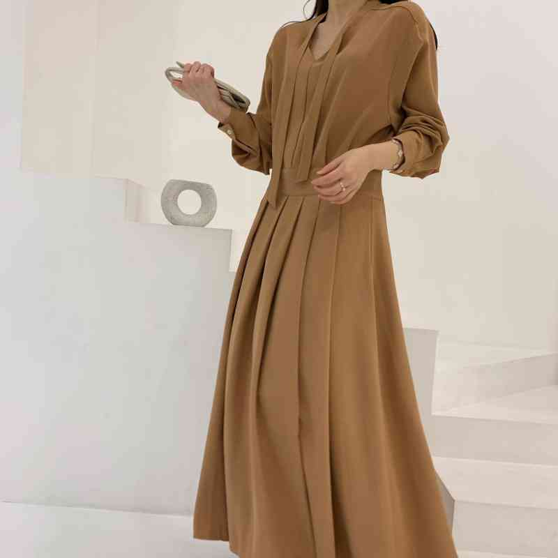 Women Elegant Party Dress Long Sleeve V Neck Solid Autumn Pleats Slim Temperament 210506