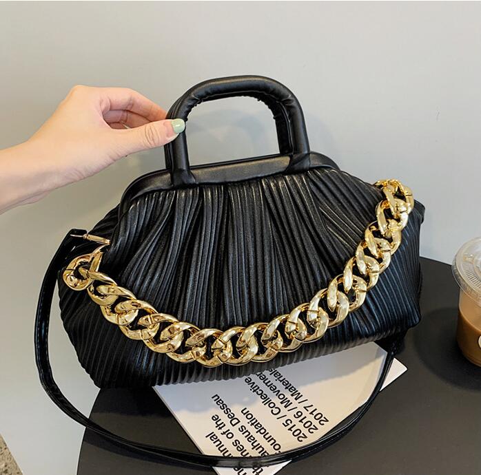 Wholesale womens leathers shoulder bags in Europe and America pleated clouds bag simple elegant solid color leather handbags super chain women handbag 10 colors