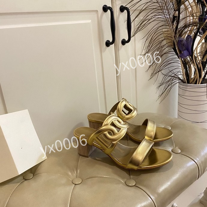 2022 Fashion luxury designer men shoes triple s black white red grey triple black white gym red blue mens casual shoes womens sneakers jm210121, Choose the color
2022 Fashion luxury designer men shoes triple s black white red grey triple black white gym red blue mens casual shoes womens sneakers jm210121, Choose the color