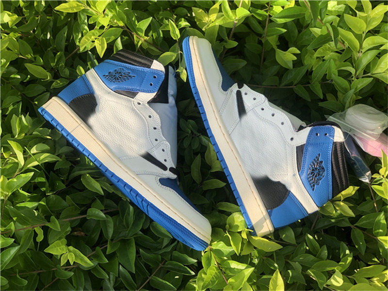 Newest Fragment Authentic Travis Scott 1 High OG SP Man Outdoor Shoes Military Blue SB Cactus Jack Dunk Sail Low Shy Pink Sneakers With Box
Newest Fragment Authentic Travis Scott 1 High OG SP Man Outdoor Shoes Military Blue SB Cactus Jack Dunk Sail Low Shy Pink Sneakers With Box