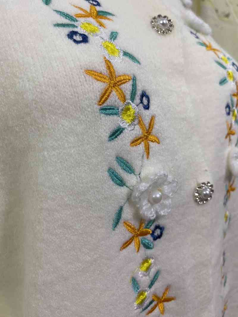 Comelsexy Fall And Winter Arrivals Pearl Button Embroidered Flower Knit Cardigan Long Sleeved Sweet Girl Sweater Tops 210515