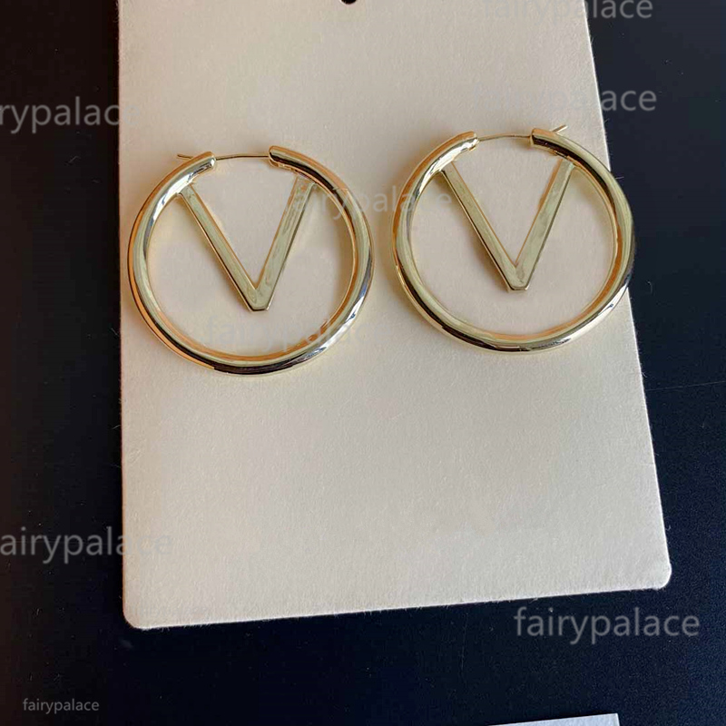 Fashion Womens Big Circle Simple Earring letter Hollow Hoop Earrings for Woman High Quality Wedding party gift
Fashion Womens Big Circle Simple Earring letter Hollow Hoop Earrings for Woman High Quality Wedding party gift