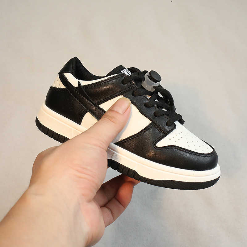 Children's board autumn casual boys' fashion girls' sports soft bottom black and white panda children's
Children's board autumn casual boys' fashion girls' sports soft bottom black and white panda children's