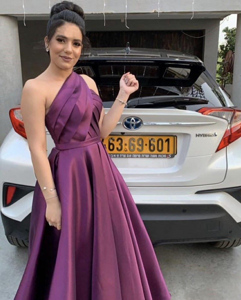 Green One Shoulder Sleeveless A-Line Evening Dress Party Floor Length Satin Pleated Long Prom Dresses vestidos de fiesta de noche