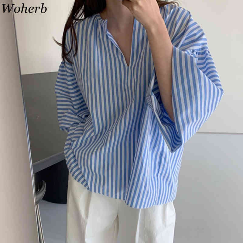 Oversized Lantern Sleeve Blouse Women Korean Chic Fashion Loose Casual V-neck Blusas All Match Shirts 210519