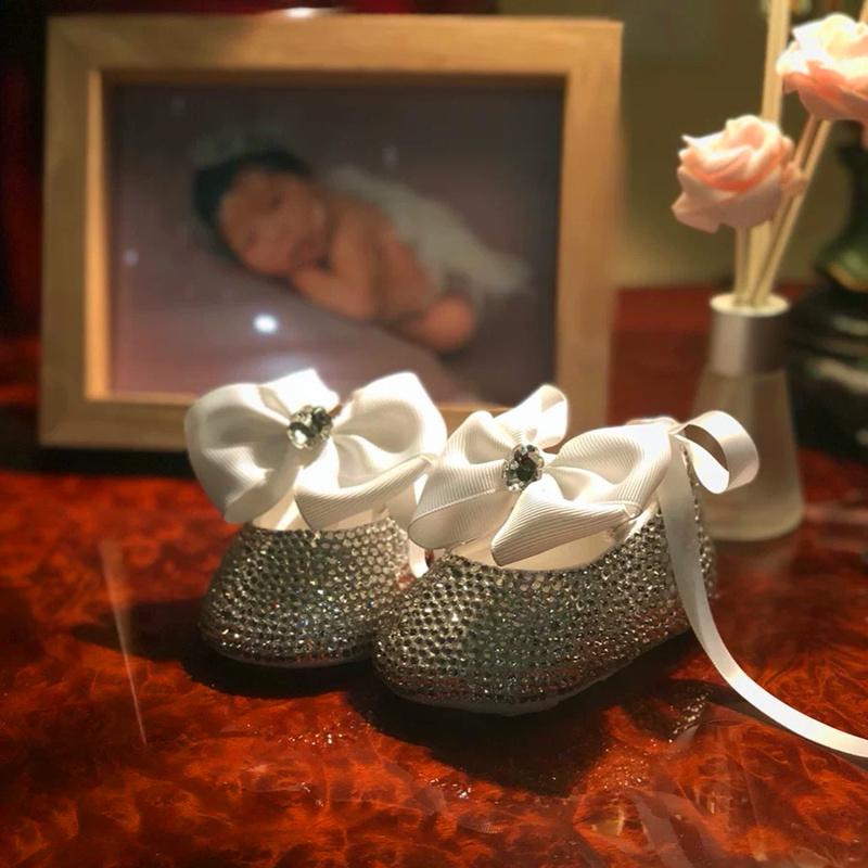 First Walkers Creative Custom Little Baby Princess Girl Soft Soled Sparkle Bling Crystal With Big Bowtie Lace Up Lovely Anti-slip Walker
First Walkers Creative Custom Little Baby Princess Girl Soft Soled Sparkle Bling Crystal With Big Bowtie Lace Up Lovely Anti-slip Walker