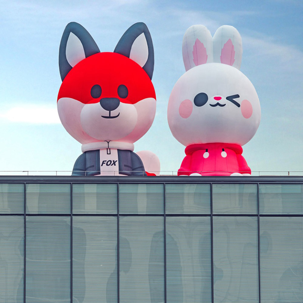 Promotion sale inflatable mascot cartoon character animal colorful fox and rabbit customized lifelike advertising
Promotion sale inflatable mascot cartoon character animal colorful fox and rabbit customized lifelike advertising