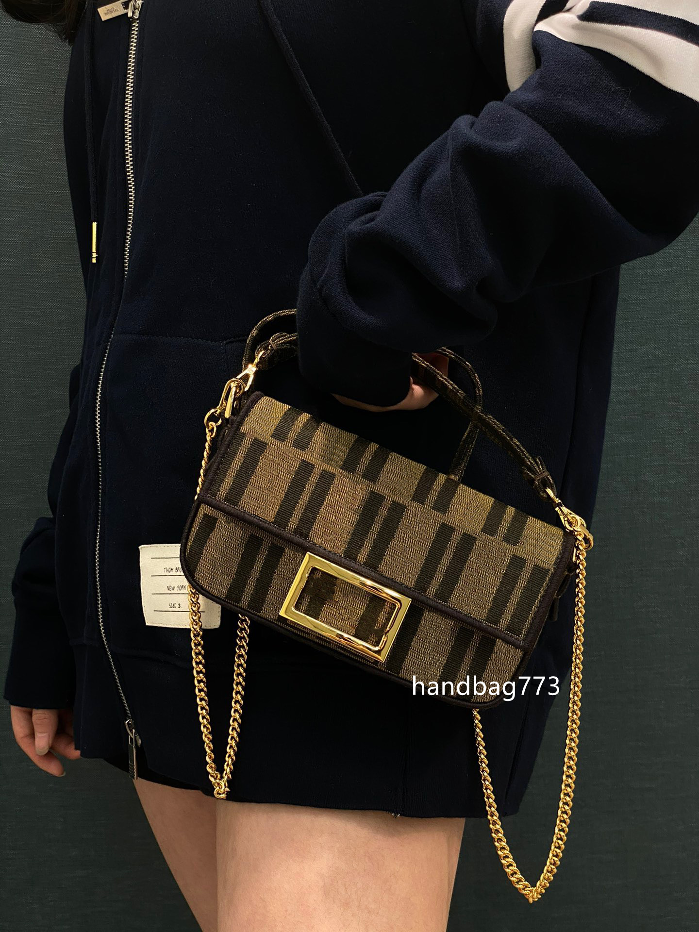 New colorful baguette bag candy color embroidered classic small square bag Shoulder Crossbody Handbag for Women
New colorful baguette bag candy color embroidered classic small square bag Shoulder Crossbody Handbag for Women