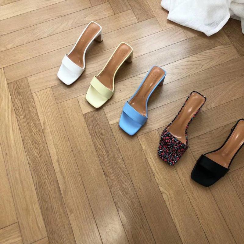 Shoes Slippers Heels Luxury Slides Low High Designer Soft PU Rubber Fabric Rome Basic Hoof Casual Wome
Shoes Slippers Heels Luxury Slides Low High Designer Soft PU Rubber Fabric Rome Basic Hoof Casual Wome