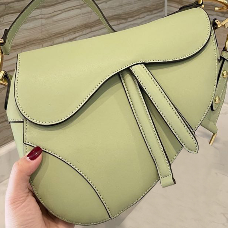 2020 new ladies bag saddle retro high quality saddle messenger bag handbag star celebrity inspiration embroidery shoulder bag, Fabric blue
2020 new ladies bag saddle retro high quality saddle messenger bag handbag star celebrity inspiration embroidery shoulder bag, Fabric blue