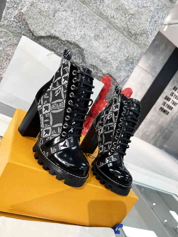 Boots Leather Star Women Trail Zipper Letter Flower Printed Designer Lady Canvas Lace Chunky Heel Tread Rubber Outsole Ankle Boot SOBB, 6#
Boots Leather Star Women Trail Zipper Letter Flower Printed Designer Lady Canvas Lace Chunky Heel Tread Rubber Outsole Ankle Boot SOBB, 6#