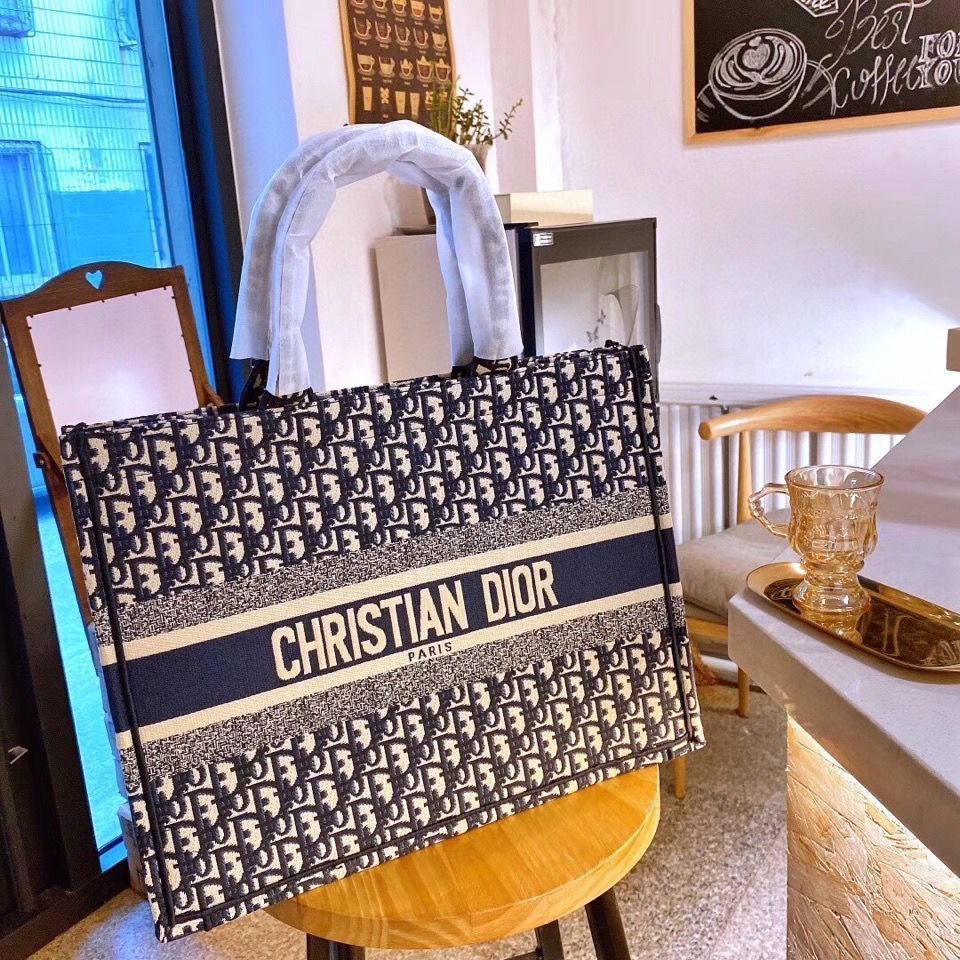 Women Luxurys Designer Dio Handbags 2021 Latest Canvas Shopping Star Fashion Versatile Super Large Capacity Portable Shoulder Christian Totecj
Women Luxurys Designer Dio Handbags 2021 Latest Canvas Shopping Star Fashion Versatile Super Large Capacity Portable Shoulder Christian Totecj