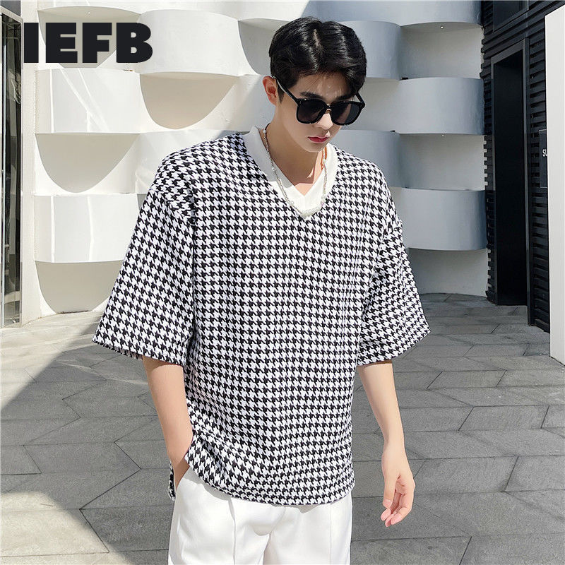 IEFB Korean Trend V-neck Fashion Short Sleeve Men's T-sleeve Summer Loose Causal Vintage Black White Plaid Tee Tops 210524
IEFB Korean Trend V-neck Fashion Short Sleeve Men's T-sleeve Summer Loose Causal Vintage Black White Plaid Tee Tops 210524