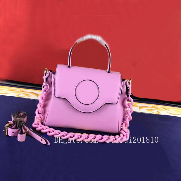 Color printed cosmetic bag high quality designer bags fashion leather sewing chain shoulder belt hand luxury banquet party women's bags size 20 * 10x17cm, (box;dust bag;authorization card)
Color printed cosmetic bag high quality designer bags fashion leather sewing chain shoulder belt hand luxury banquet party women's bags size 20 * 10x17cm, (box;dust bag;authorization card)