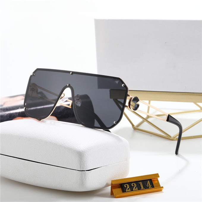 2021 Fashion Sunglasses For Men Women Beach Outdoor Riding Polarized UV400 Glasses come in 5 color options and boxes
2021 Fashion Sunglasses For Men Women Beach Outdoor Riding Polarized UV400 Glasses come in 5 color options and boxes