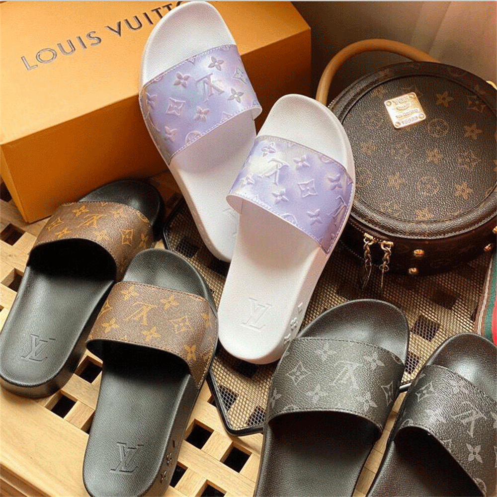 Fashion Men Women Sandals Designer Shoes Luxury Slide Summer Fashion Wide Flat Slippery Sandals Slipper Flip Flop GGLVLouis
VittonYSL
VUTTON, A+
Fashion Men Women Sandals Designer Shoes Luxury Slide Summer Fashion Wide Flat Slippery Sandals Slipper Flip Flop GGLVLouis
VittonYSL
VUTTON, A+