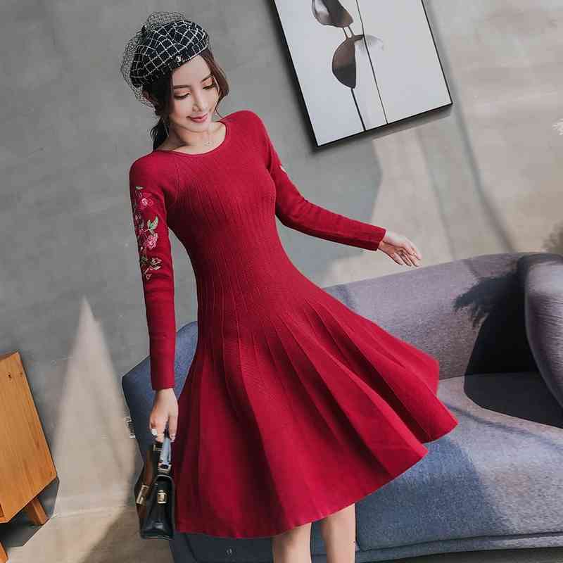 Comelsexy Fashion Autumn And Winter Sweater Dresses High Quality Embroidered Flowers Long Sleeve Warm Dress Vestidoes 210515