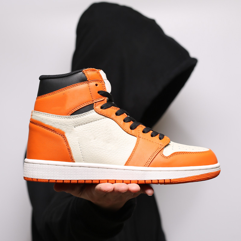 2022 1S Basketball Shoes Reverse Shattered Backboard Mens and women 1 sneakers trainer fashion sports shoes with box size eur 36-48
2022 1S Basketball Shoes Reverse Shattered Backboard Mens and women 1 sneakers trainer fashion sports shoes with box size eur 36-48