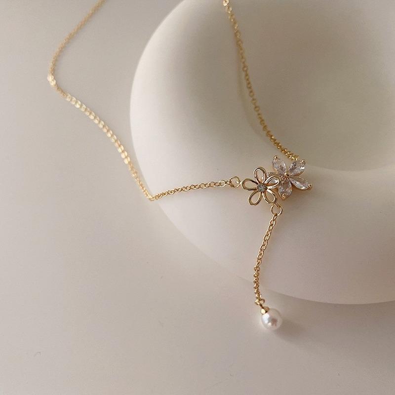 Pendant Necklaces Sweet French Style Elegant Zircon Inlaid Flower Exquisite Gold Plated Chain Necklace For Women Girls Jewelry Romantic
Pendant Necklaces Sweet French Style Elegant Zircon Inlaid Flower Exquisite Gold Plated Chain Necklace For Women Girls Jewelry Romantic