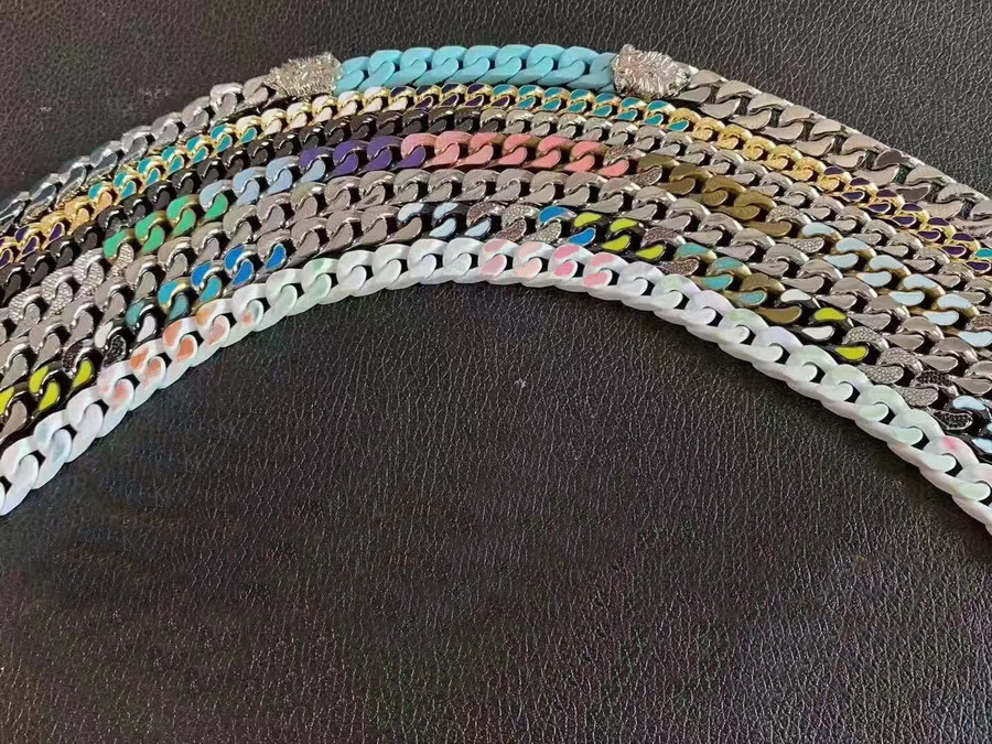 Europe America Fashion Style Men Silver/Gold/Black-colour Metal Multicoloured Enamel Diamond Engraved V Initials Flower Chain Links Patches Necklace M68259
Europe America Fashion Style Men Silver/Gold/Black-colour Metal Multicoloured Enamel Diamond Engraved V Initials Flower Chain Links Patches Necklace M68259