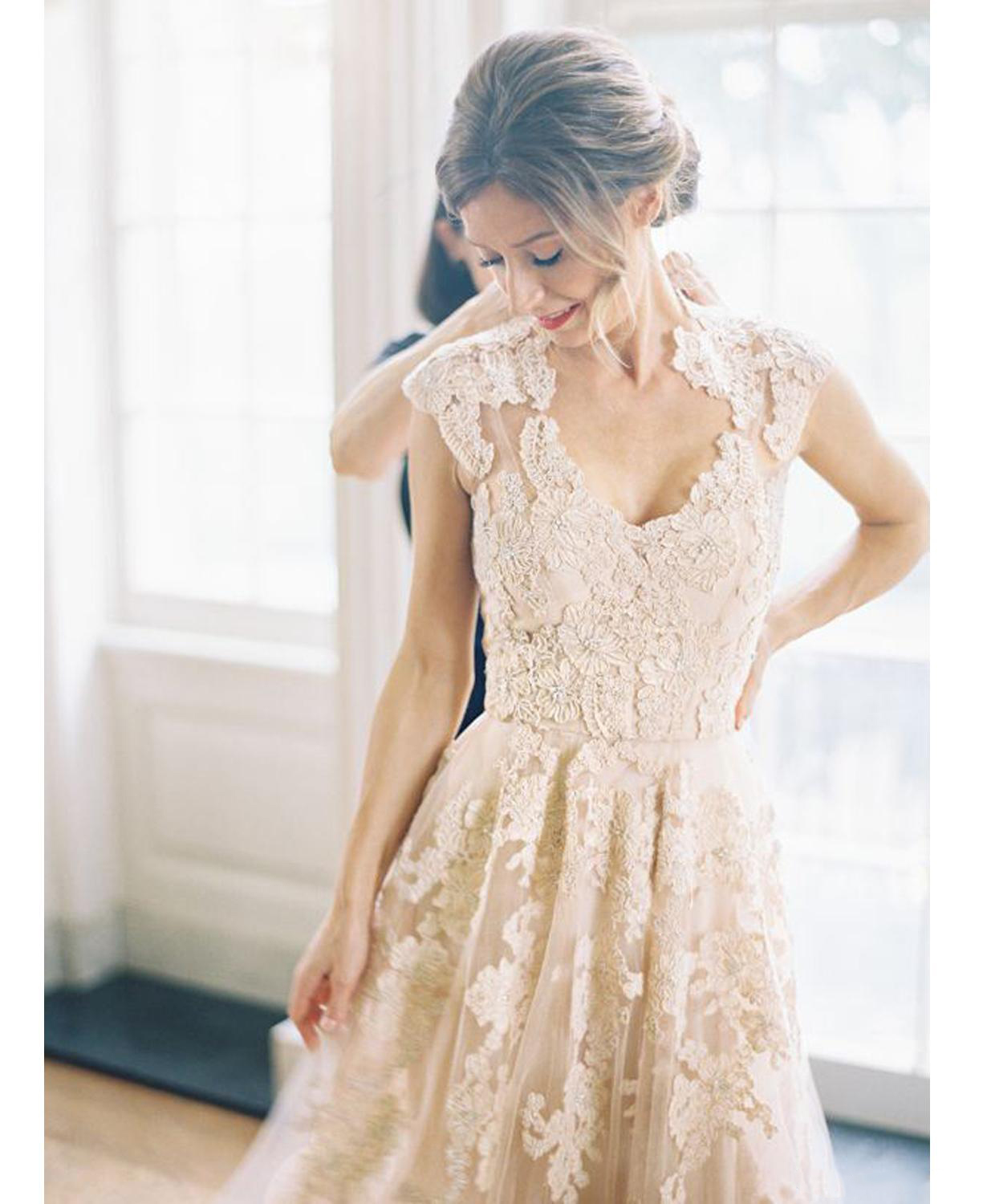 V Neck Full Lace Appliques Blush Champagne Long Sweep Train Reem Acra Formal Bridal Gowns Cheap Country A Line Wedding Dresses