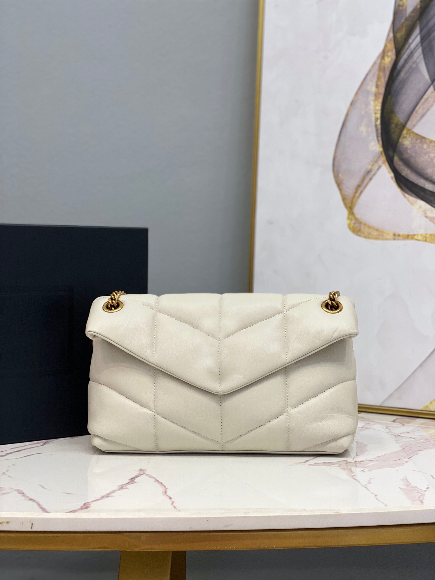 2021 Lady Postman bag, 7A High-end customized quality Classic Fashion Business Leisure Brand Yang Mi same Series, White
2021 Lady Postman bag, 7A High-end customized quality Classic Fashion Business Leisure Brand Yang Mi same Series, White