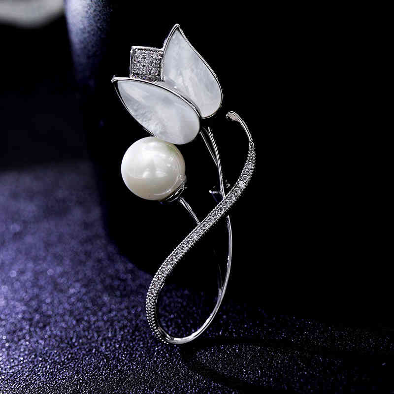Korean Fashion Personality High-grade Brooch Female Natural Mother Shell Suit Coat Versatile Accessories Tulip
