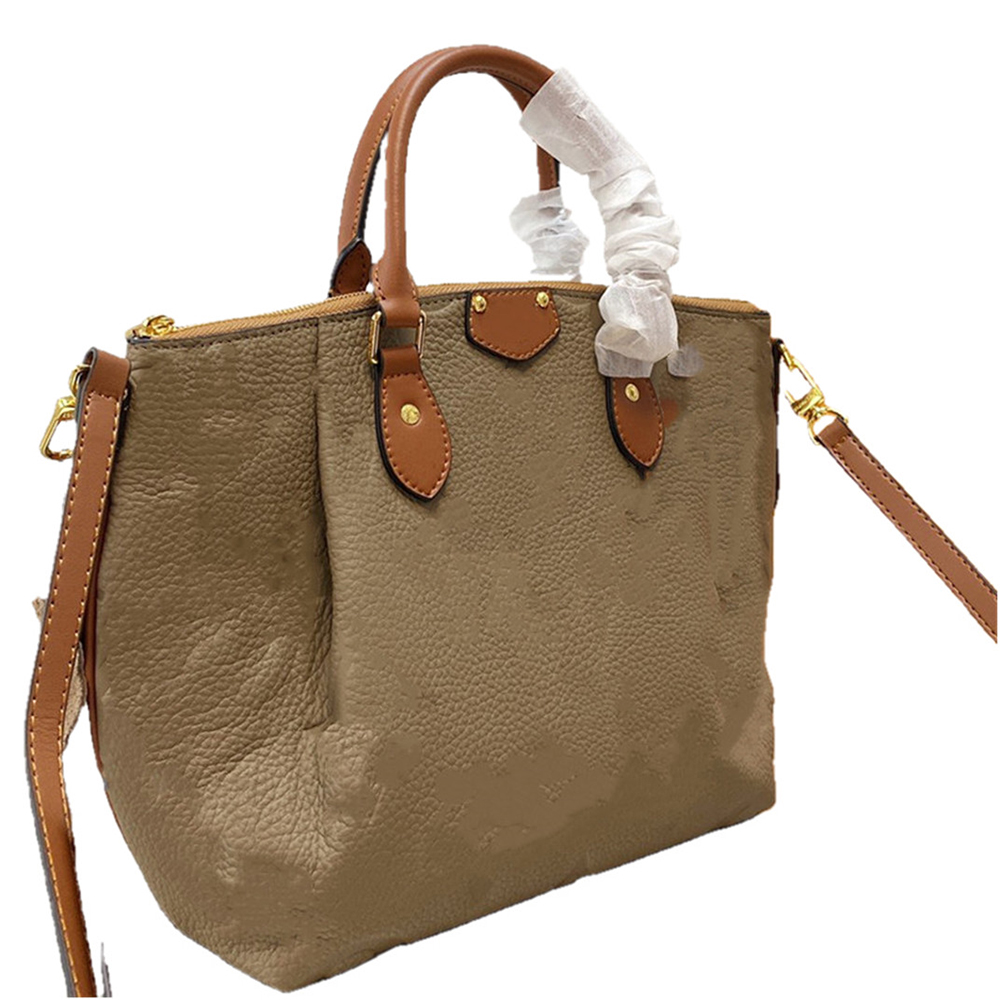 Famous Designer Lady Shoulder Bags Handbags Embossed Leather Tote Bag Zipper Interior Slot Pocket Fashion Luxurys Large-Capacity Crossbody Gold Metallic, No bags
Famous Designer Lady Shoulder Bags Handbags Embossed Leather Tote Bag Zipper Interior Slot Pocket Fashion Luxurys Large-Capacity Crossbody Gold Metallic, No bags
