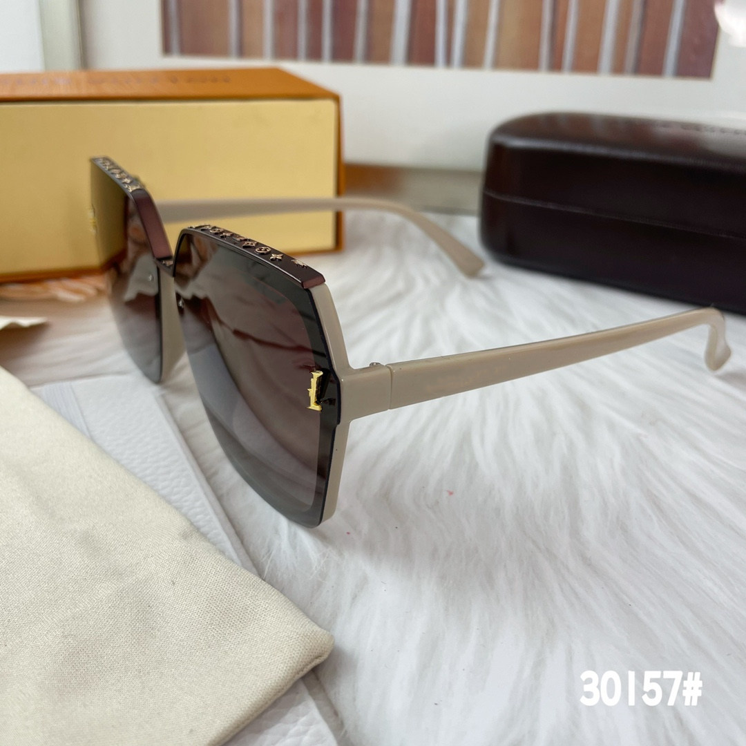 Elegant Floral Sunglasses: Inspired Eyewear for Women with Clear Lenses, Classic Outdoor Fashion Z260306