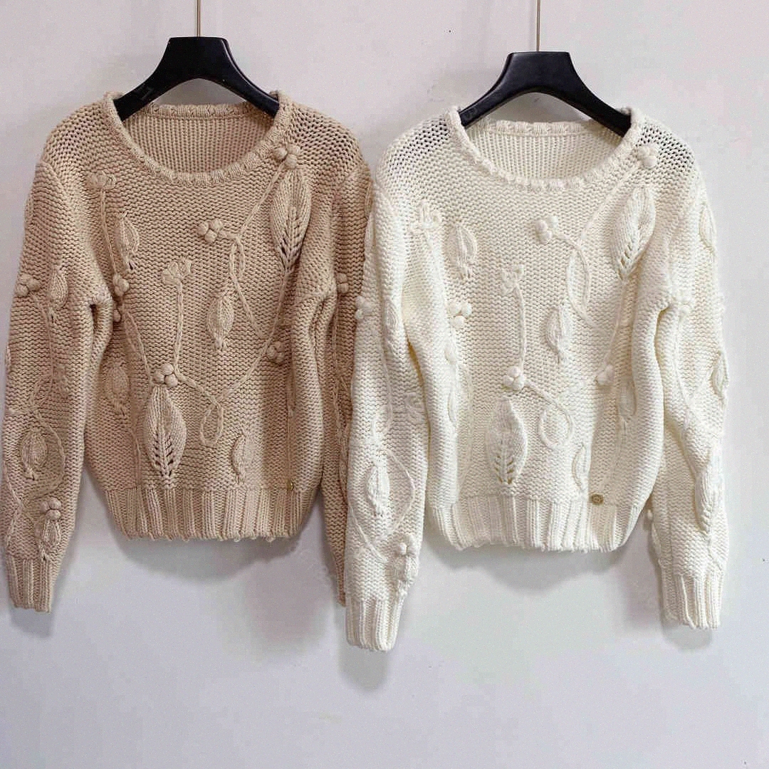 Autumn designer women knit sweater hoodie and vest brand CC clothes wool knit hoodies jacquard logo long-sleeved shirt super elastic fashion, White;black
Autumn designer women knit sweater hoodie and vest brand CC clothes wool knit hoodies jacquard logo long-sleeved shirt super elastic fashion, White;black
