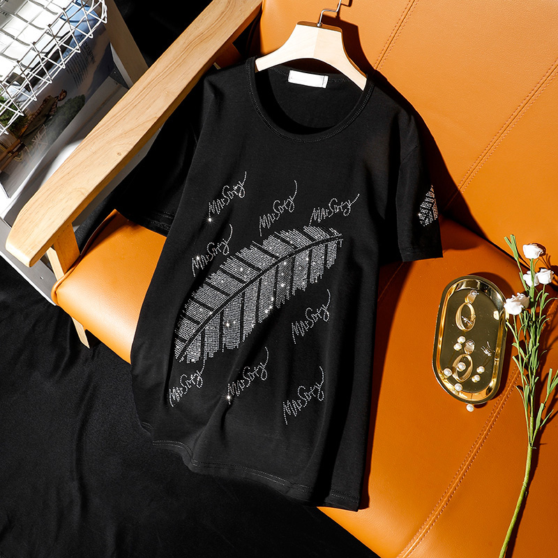 Summer 2021 new Korean plus size cotton short-sleeved t-shirt womens fashion style leaves hot diamond loose Black female tops
Summer 2021 new Korean plus size cotton short-sleeved t-shirt womens fashion style leaves hot diamond loose Black female tops