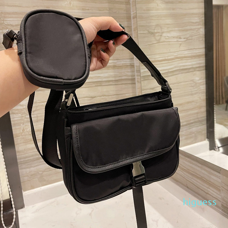Designer- Messenger bags Men handbag Women fashion handbags Mobile phone bag shoulder totes crossbody wallet Nylon purse, 24*22 cm
Designer- Messenger bags Men handbag Women fashion handbags Mobile phone bag shoulder totes crossbody wallet Nylon purse, 24*22 cm