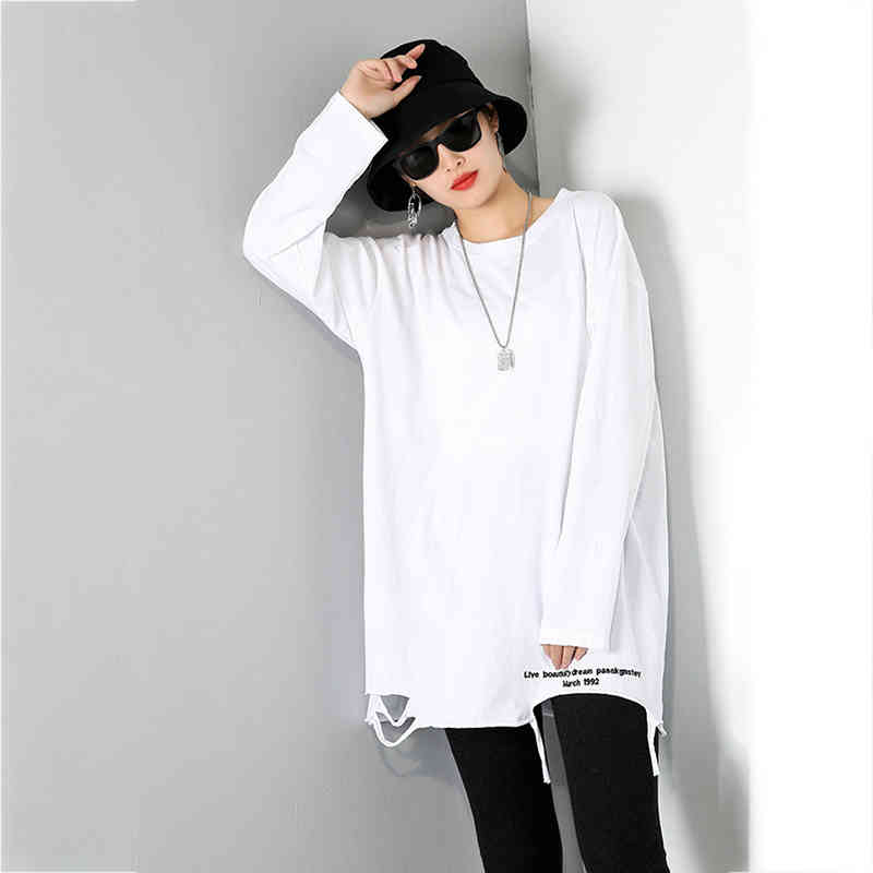 EAM Women Brief White Hole Big Size Personality Tshirt Round Neck Long Sleeve Fashion Spring Autumn 1DD1797 210406