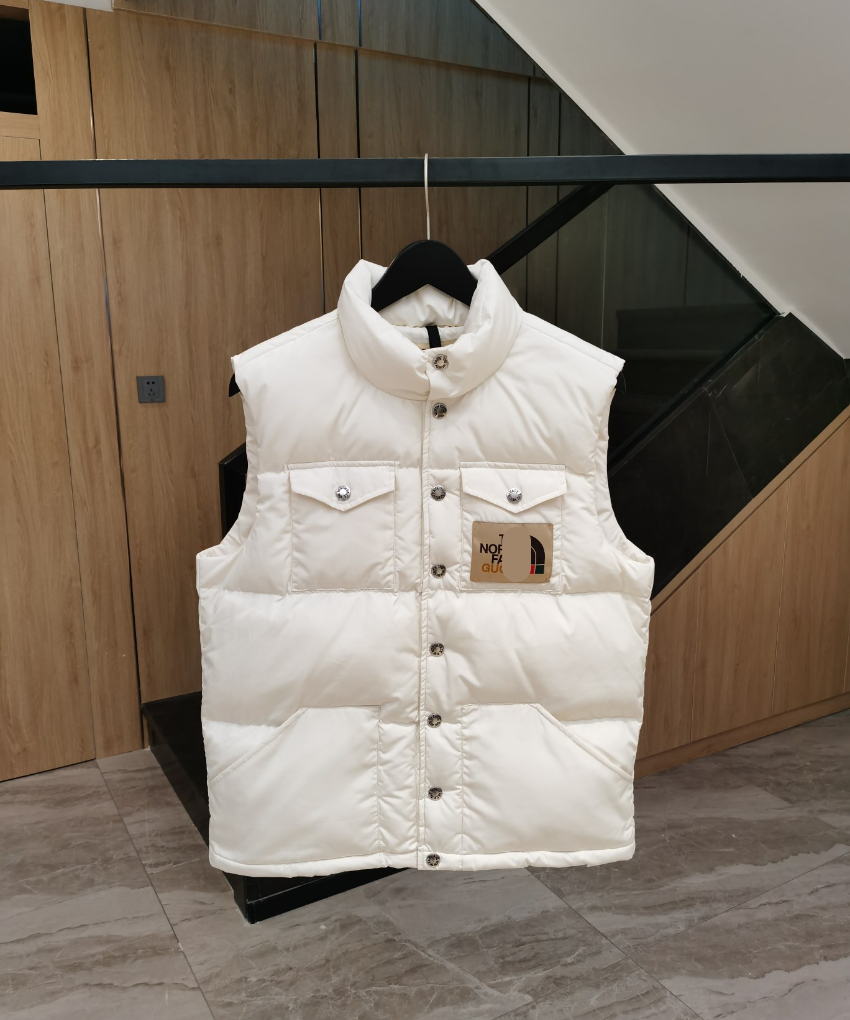 2021 Designer G White Down Vest Printed Design Loose Casual Thick Sleeveless Coat Fashion Warm Autumn Winter
2021 Designer G White Down Vest Printed Design Loose Casual Thick Sleeveless Coat Fashion Warm Autumn Winter
