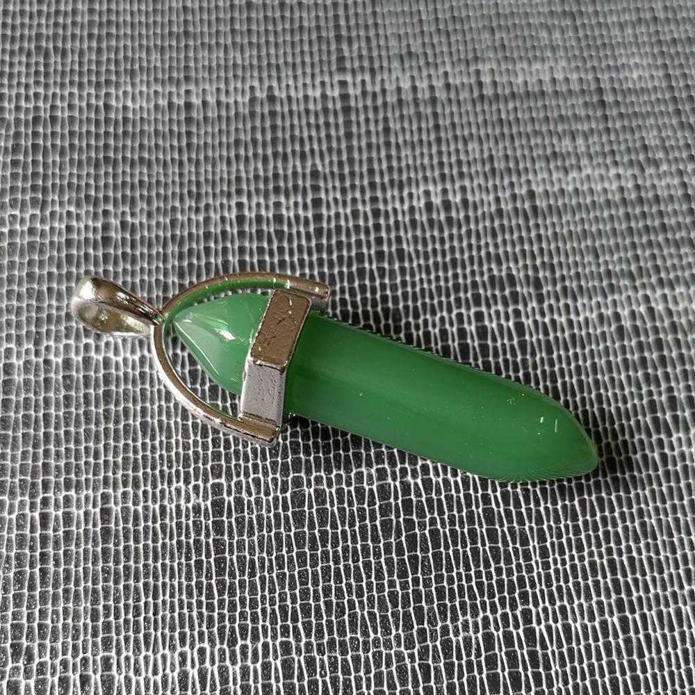 24pcs/lot Healing Point Chakra Pendants Hexagonal Quartz Crystals Bullet Shape Stone DIY Pendulum Beads For Jewelry Making Free 201013