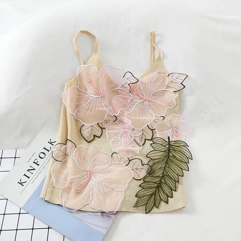 V-neck SlimTops Women Spring and Summer Nightclub Leaf Flower Appliques Sleeveless Streetwear Short Vest Sexy Top 210421