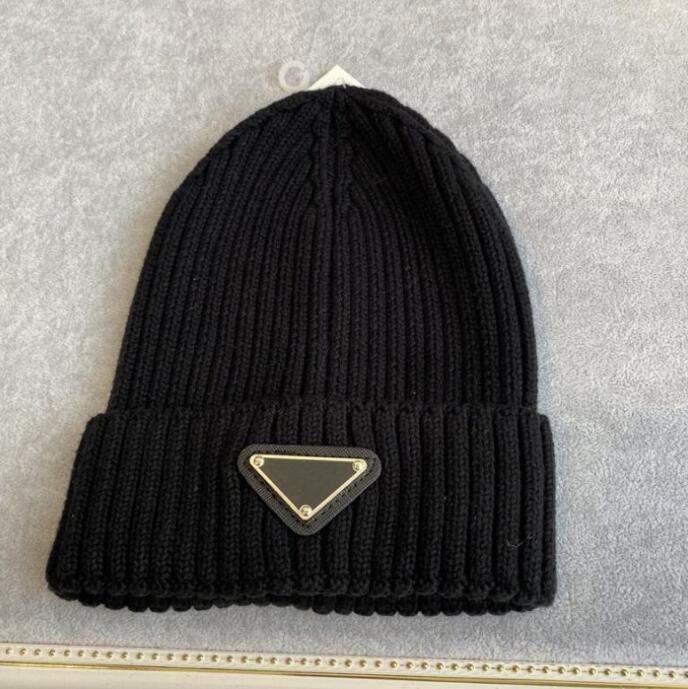 Winter Christmas Hats For man woMen sport Fashion Beanies Skullies Chapeu Caps Cotton Gorros Wool warm hat Knitted cap 8535
Winter Christmas Hats For man woMen sport Fashion Beanies Skullies Chapeu Caps Cotton Gorros Wool warm hat Knitted cap 8535