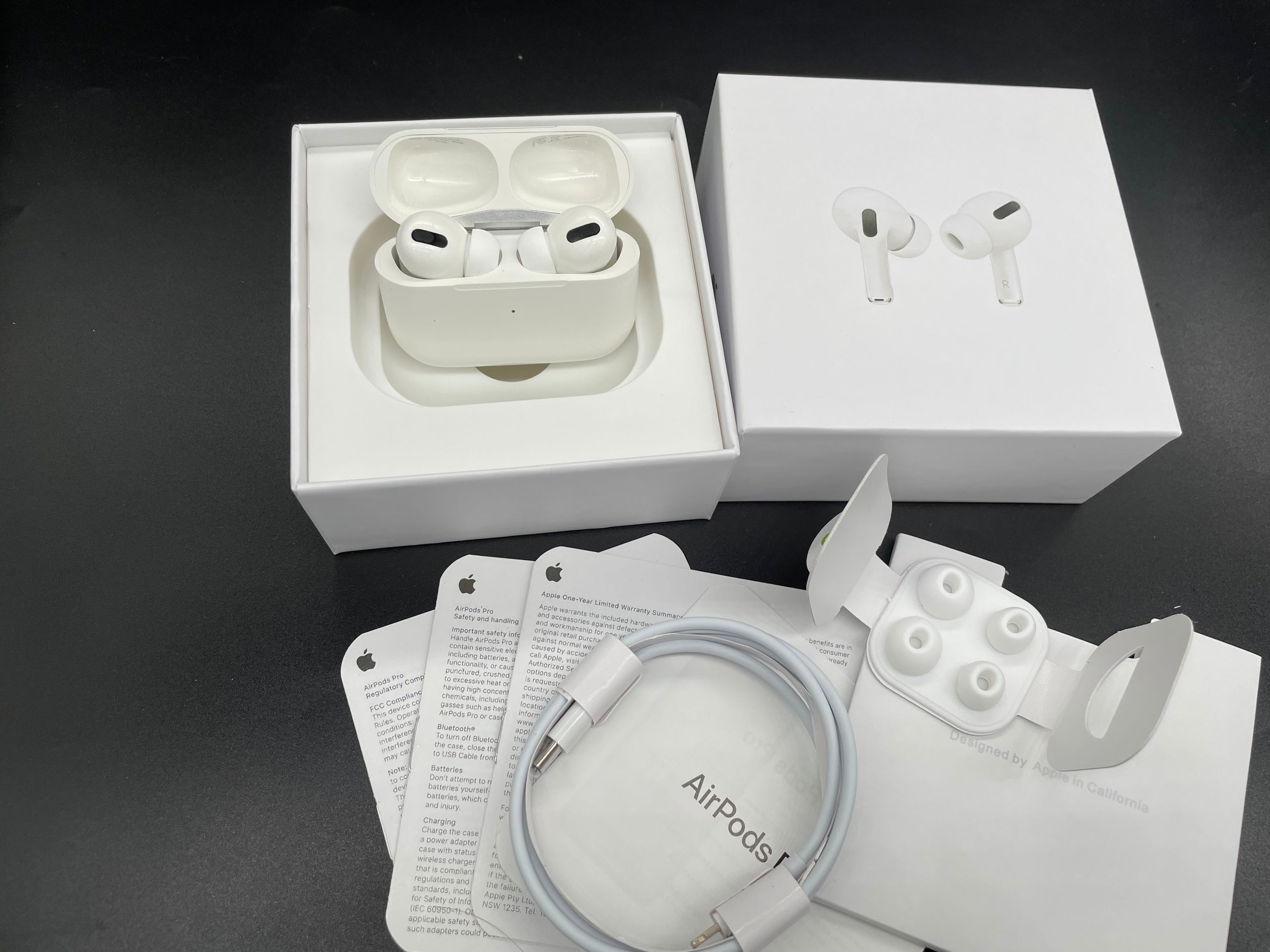 Wireless Earphone earphones Chip Metal Rename GPS Charging Bluetooth Headphones Generation In-Ear Detection For Cell Phone, White
Wireless Earphone earphones Chip Metal Rename GPS Charging Bluetooth Headphones Generation In-Ear Detection For Cell Phone, White