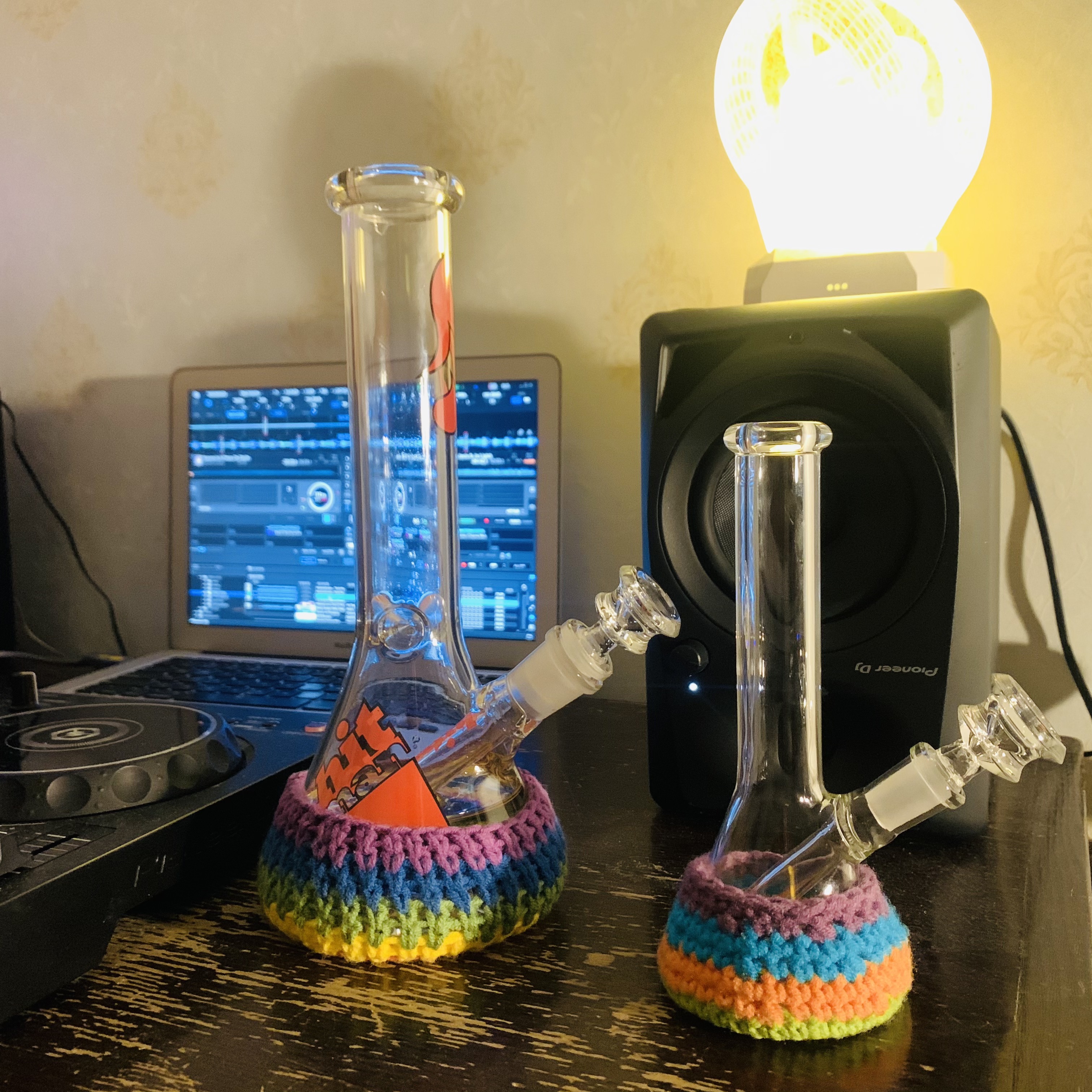 Hitman Bong Hookah/EMS safe and fast delivery/brilliant water filtering effect/superb smoking experience/custom-made/ artistic look
Hitman Bong Hookah/EMS safe and fast delivery/brilliant water filtering effect/superb smoking experience/custom-made/ artistic look