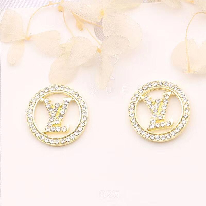23ss 20color Mixed 18K Gold Plated Letters Stud Brand Designers Geometric Famous Women Crystal Rhinestone Pearl Earring Party Jewelry
23ss 20color Mixed 18K Gold Plated Letters Stud Brand Designers Geometric Famous Women Crystal Rhinestone Pearl Earring Party Jewelry