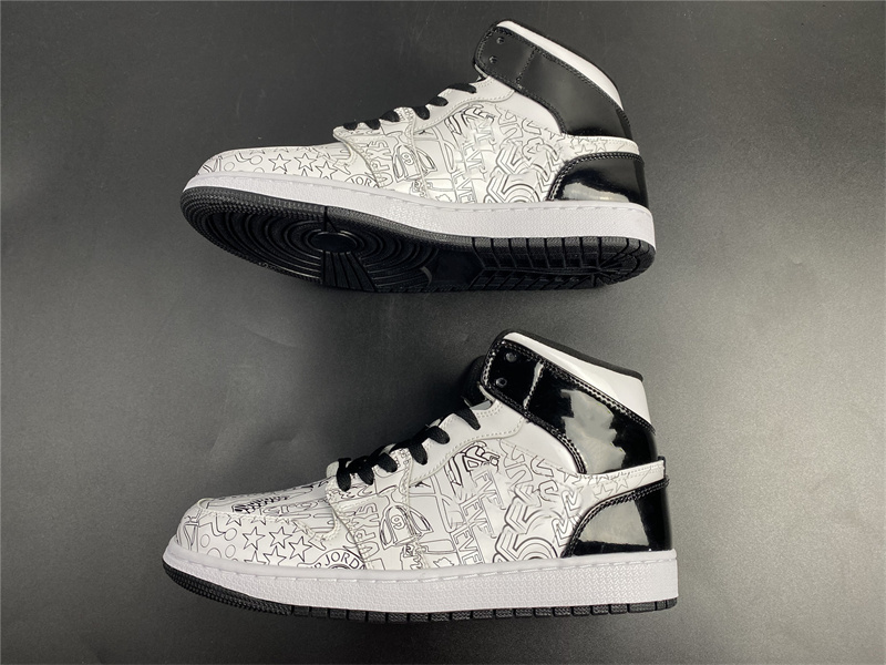 Jumpman I Mid DIY Doodle Basketball Shoes Mens 1 White Black Designer Sports Sneakers Size Ship, Customize
Jumpman I Mid DIY Doodle Basketball Shoes Mens 1 White Black Designer Sports Sneakers Size Ship, Customize