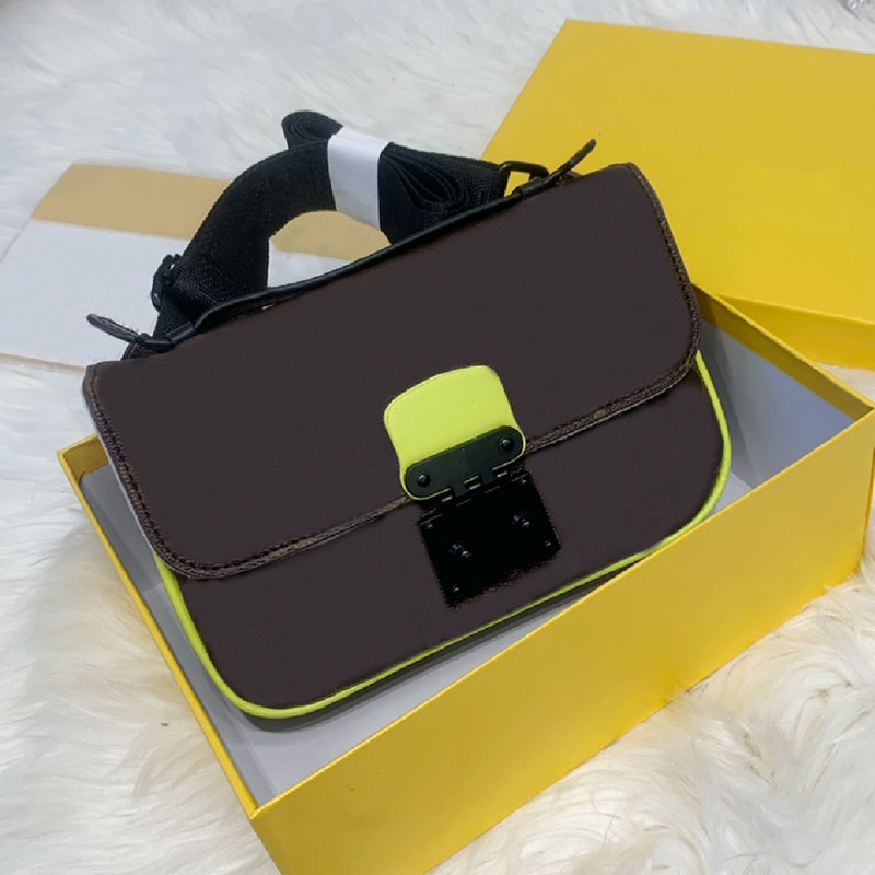 Designer Men's Waist Bags Fashion Floral Crossbody Shoulder Chest Bag Cross Body Phone Purses Small size Packs with Printed Flowers Letters high uality, Red
Designer Men's Waist Bags Fashion Floral Crossbody Shoulder Chest Bag Cross Body Phone Purses Small size Packs with Printed Flowers Letters high uality, Red