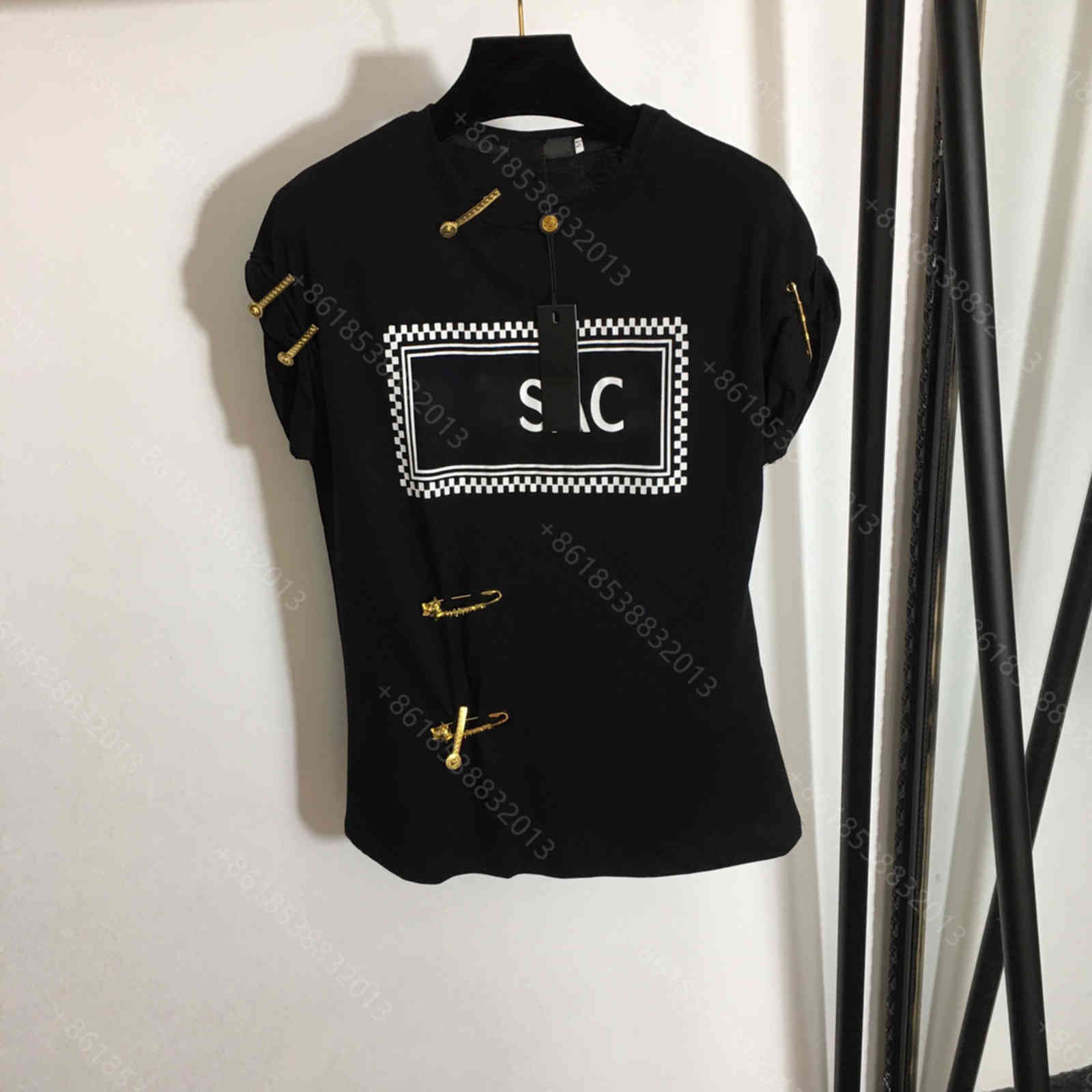 21ss designer clothes women cotton T shirt dress high definition printing simple short sleeve t-shirt graphic pack pullover metal pin decora, White
21ss designer clothes women cotton T shirt dress high definition printing simple short sleeve t-shirt graphic pack pullover metal pin decora, White