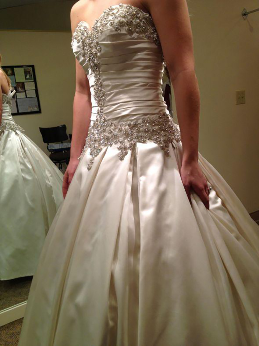 Elegant Crystal Dress 2021 Sweetheart Strapless Bridal Gown With Lace Up Ruffles Ivory White Wedding Dresses Vestidos 0509