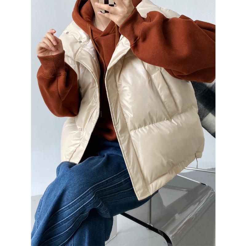 Women's Vests Stand Neck Slant Pocket Drawstring Hem Bright Face Puffer Vest White / Khaki, Black;white
Women's Vests Stand Neck Slant Pocket Drawstring Hem Bright Face Puffer Vest White / Khaki, Black;white