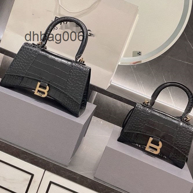 22s Designer Bags Cowhide Hourglass Shaped Bag Crocodile Pattern Handbag Single Shoulder Messenger BagBalencia, Crocodile oil green
22s Designer Bags Cowhide Hourglass Shaped Bag Crocodile Pattern Handbag Single Shoulder Messenger BagBalencia, Crocodile oil green