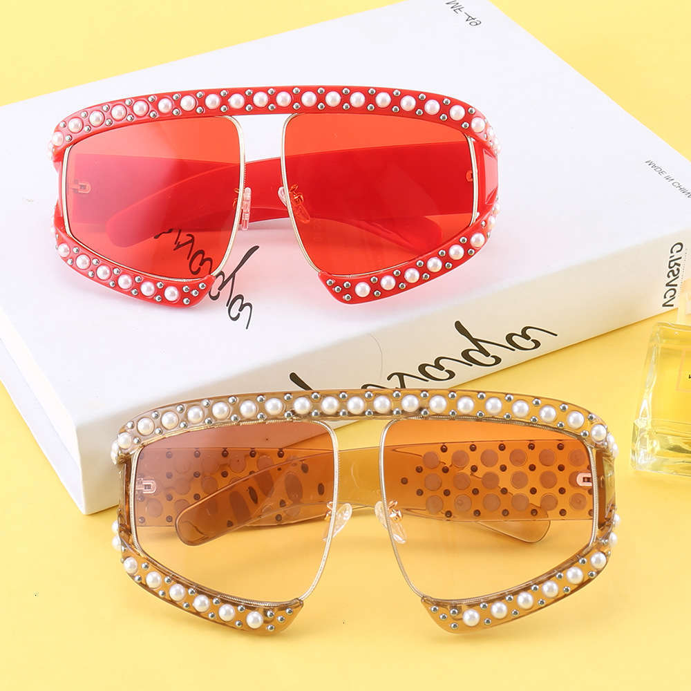 Highend accessories Fashion luxury big frame new pearl oversized street shooting sun glass shad sunglass for women, Black
Highend accessories Fashion luxury big frame new pearl oversized street shooting sun glass shad sunglass for women, Black
