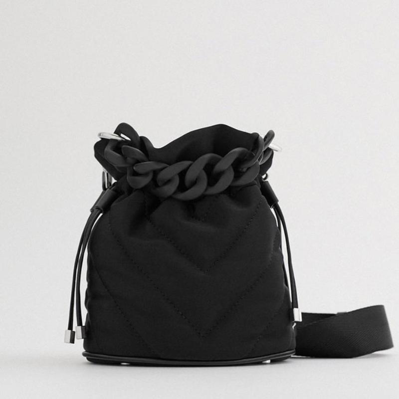 Evening Bags Fashion Large Tote Padded Handbags Designer Quilted Women Shoulder Luxury Nylon Down Cotton Crossbody Bag Winter Purse 2021
Evening Bags Fashion Large Tote Padded Handbags Designer Quilted Women Shoulder Luxury Nylon Down Cotton Crossbody Bag Winter Purse 2021