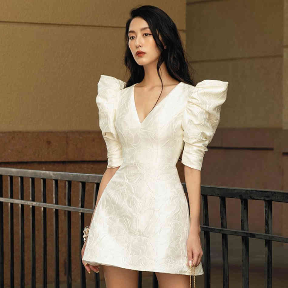 Summer Women Elegant White V Neck Mini Dress Sexy Half Puff Sleeve Celebrity Evening Runway Club Out Wear Dresses 210423