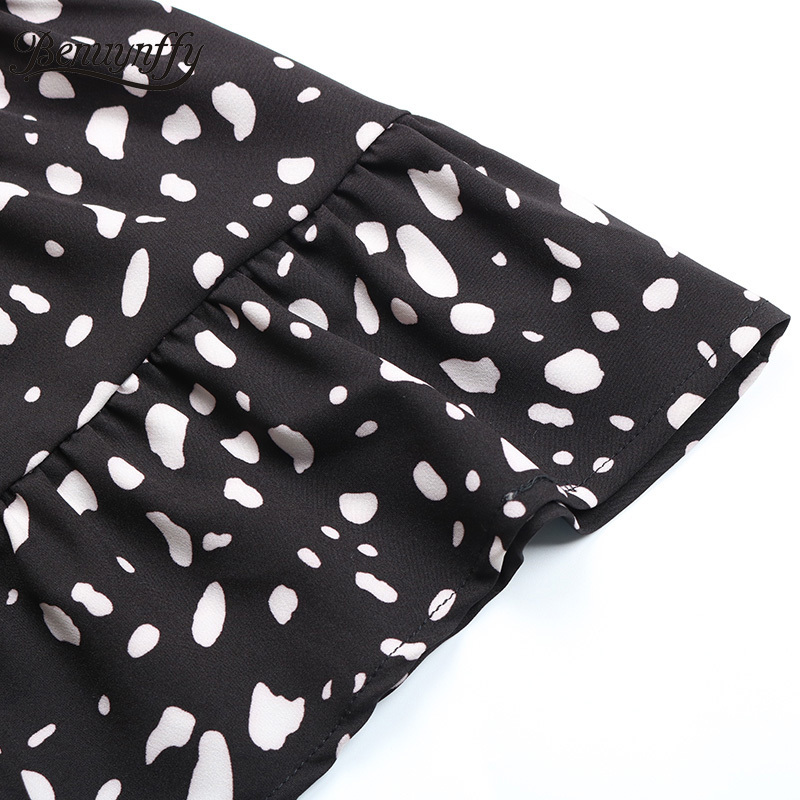 Notch Neck Print Black Ruffle Hem Blouses Summer Short Sleeve Loose Casual Women Blouse Fashion Tops 210510